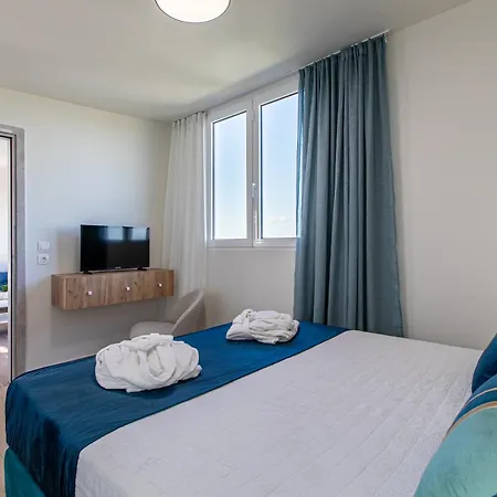 Daire Kedria Lounge And Infinity Sea View