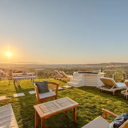 Kedria Lounge And Infinity Sea View Apartment