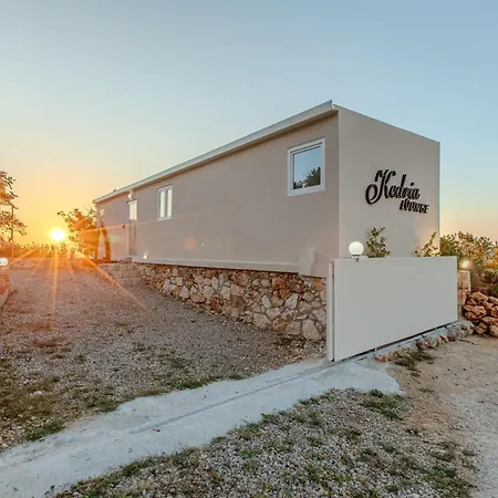 Kedria Lounge And Infinity Sea View Apartment *